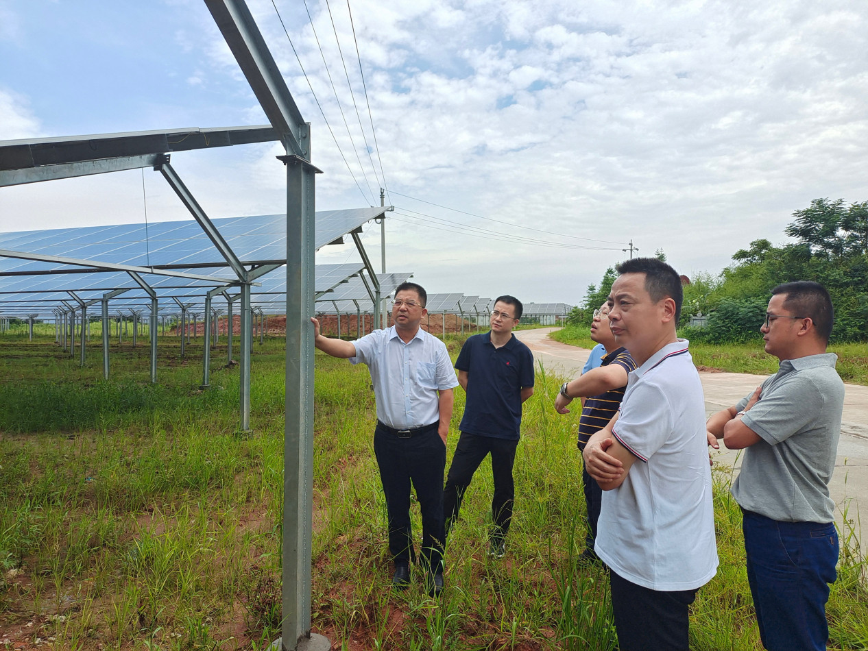劉志剛帶隊考察華能湖南岳陽、兆邦陶瓷光伏項目